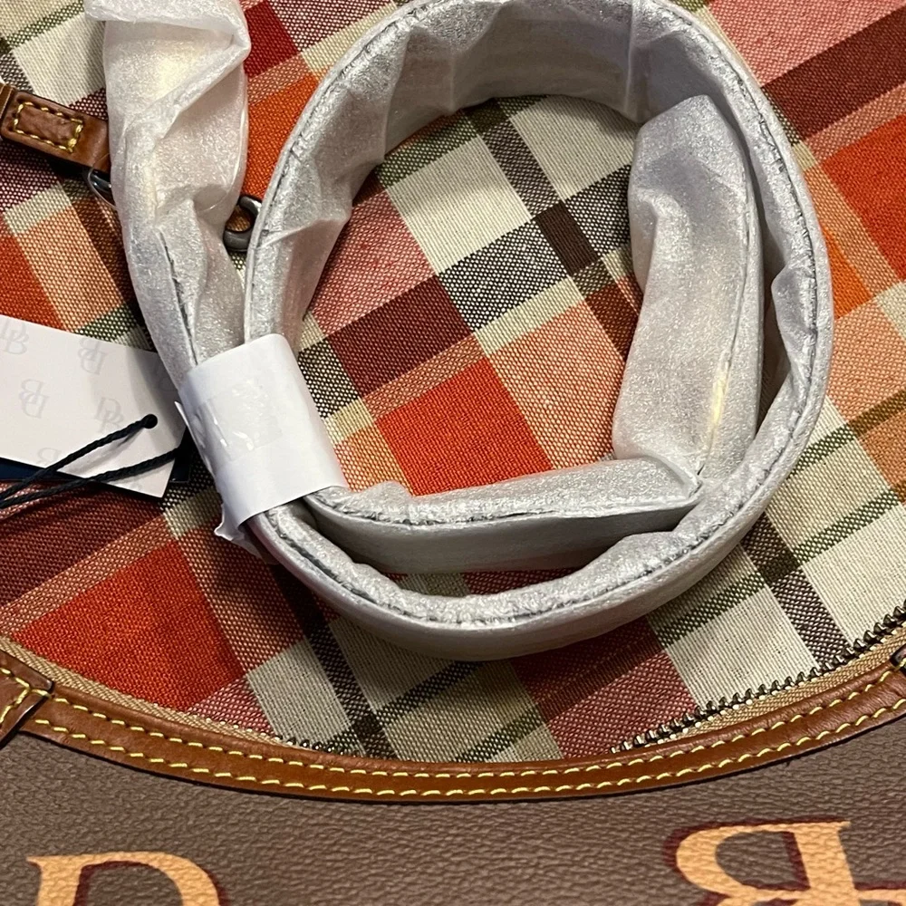 Dooney & Bourke Brown and Tan Logo Pebble Grain Hobo Shoulder Bag NWT - Picture 4 of 9